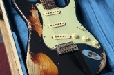Fender Custom Shop 63 Stratocaster Super Heavy Relic SUper Faded Aged Black-2.jpg